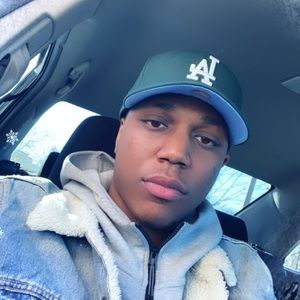 Meet your Posher, Dion